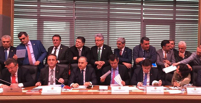 Anayasa Komisyonu'nda AK Parti ve CHP arasında gerginlik | Son dakika