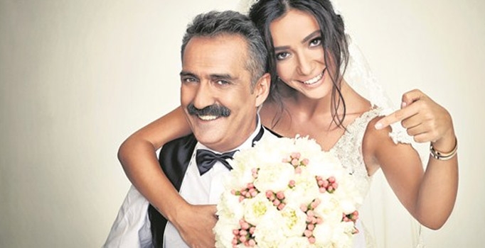 Yavuz Bingöl Öykü Gürman yüzünden türküsünü unuttu