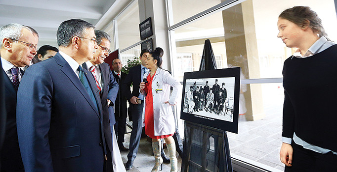 İstiklal şairi gençlerimizin rol modeli