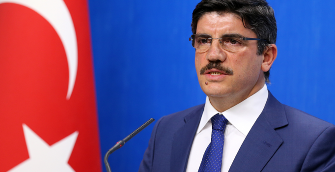 AK Parti Sözcüsü Aktay: 'Doğuştan Türk' şartı kalkması gerekiyordu kaldırıldı