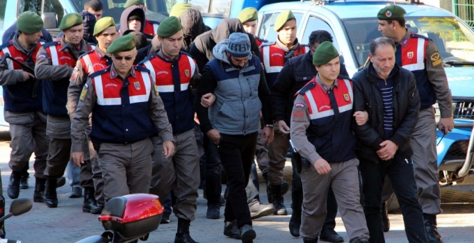 Fethiye'de 9 insan kaçakcısı tutuklandı