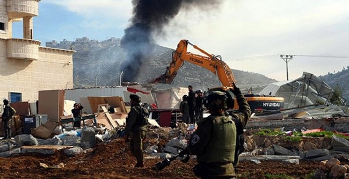 İsrail 2016’da Filistinlilere ait 1023 yapıyı yıktı