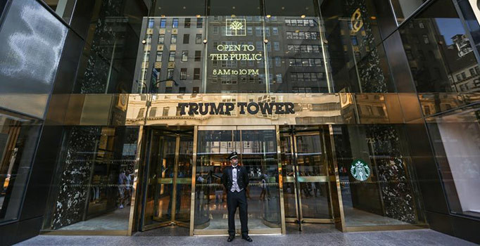 Trump Tower lobisinde şüpheli bir paket alarmı