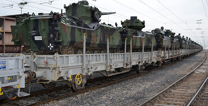 Fırat Kalkanı Harekatına zırhlı muharebe aracı takviyesi: ZMA'lar gönderildi