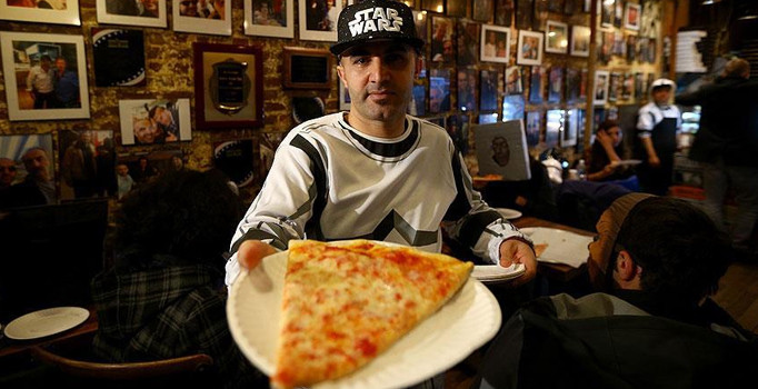 ABD'de Diyarbakırlı pizzacı, 'Prenses Leia' için pizza dağıttı