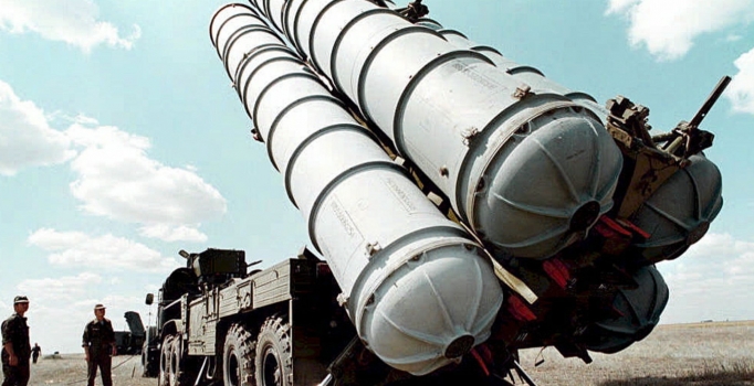 Rusya, İsrail'e karşı S-300'leri Suriye'ye gönderiyor