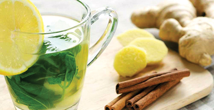 Tarçınlı çay sofraya battaniyeler dolaba