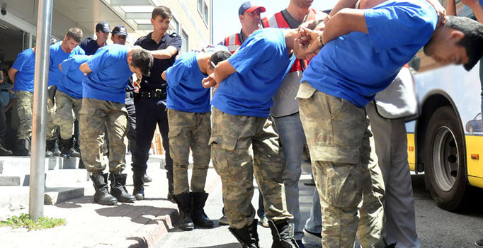 TSK'da ByLock temizliği: Rütbeli 100 asker tutuklandı | Son dakika haberleri