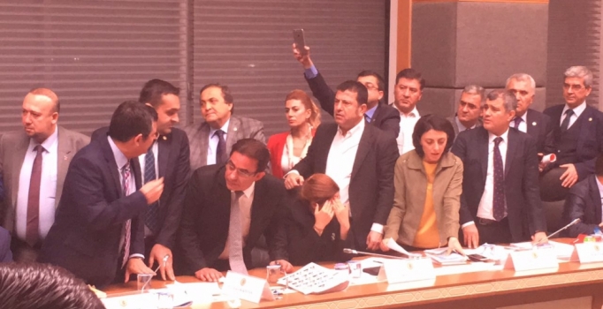 HSYK'nın 17'nci maddesinin Komisyon'da kabul edilmesi gerilimi yükseltti