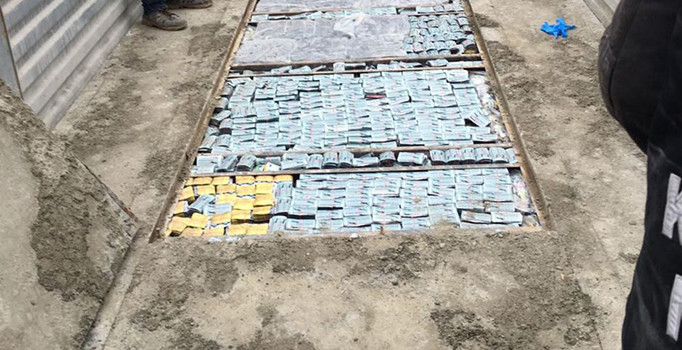Suriye'den giriş yapan TIR'da 1.5 milyon liralık ilaç ele geçti