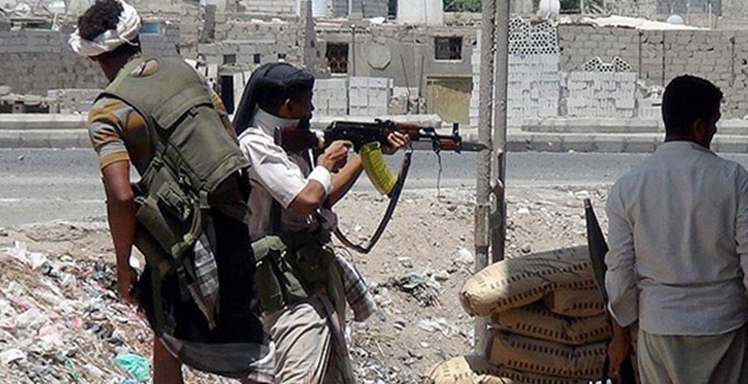 Yemen'de Husiler Taiz'e saldırdı: 15 ölü, 44 yaralı