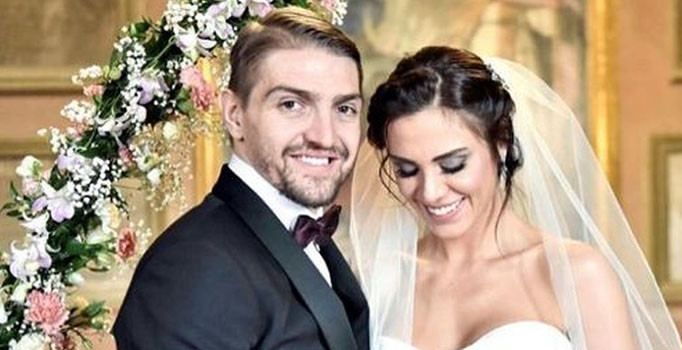 Beşiktaş'ın yıldız futbolcusu Caner Erkin ile Şükran Ovalı Roma'da evlendi