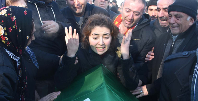 Reina saldırısında ölen garson Kenan Kutluk toprağa verildi