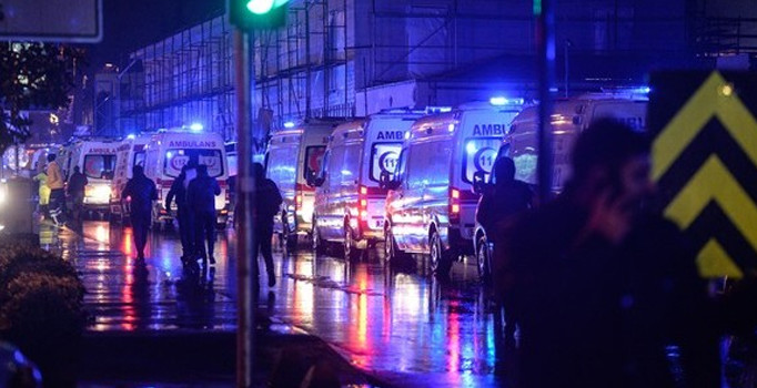 Reina saldırganın bıraktığı montun cebinden 500 lira para çıktı