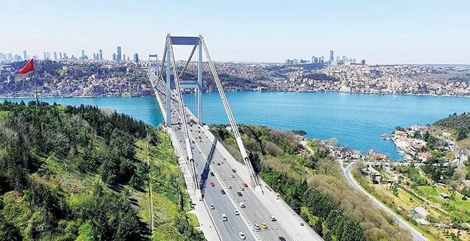 Şampiyonların bayrakları köprülerde dalgalanacak