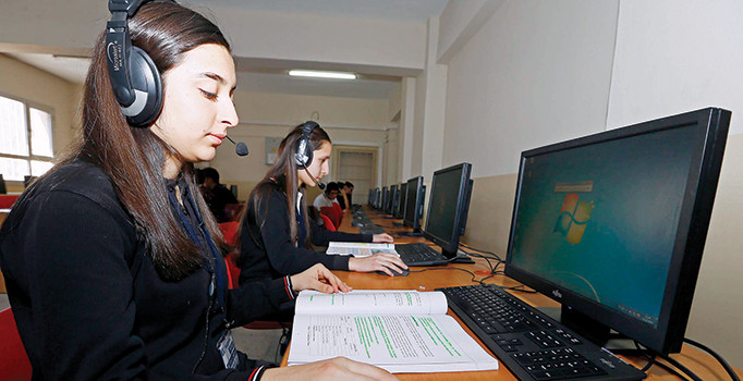 Engellere ‘ses’ oldular