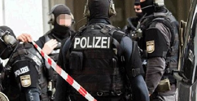 Almanya'da terör saldırısı yapmak için DEAŞ'tan para istedi