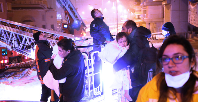 Ankara'da yangın: 30 kişi hastaneye kaldırıldı | Son dakika haberleri