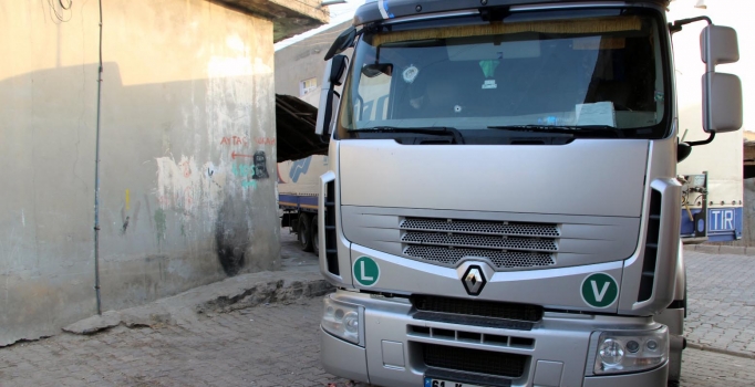 Şırnak'ta PKK'lılar TIR'la 
emniyet müdürlüğüne saldırdı