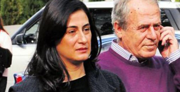 Denizli’nin eşi Evin Elçi, dayak iddialarına yanıt verdi: Hayal ürünü...