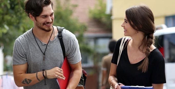 Çağatay Ulusoy 'Delibal' için 11 dövme birden yaptırdı