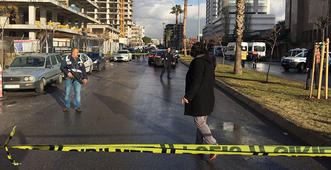 İzmir Bayraklı'da adliye önünde patlama ve çatışma: 1'i polis 2 kişi şehit oldu | Son dakika haberi