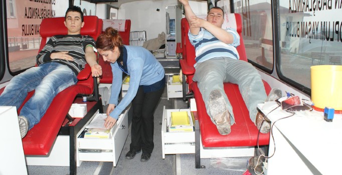 Türk Kızılayı'ndan kan bağışı çağrısı: Stokların düşmesinden korkuyoruz