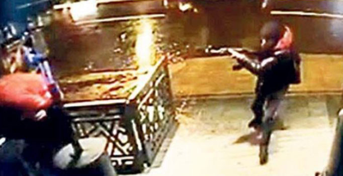 Yılbaşını kana bulayan Reina katili her taşın altında aranıyor