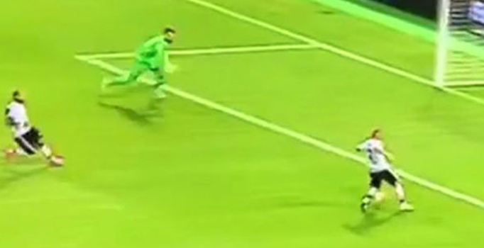 Gökhan Töre bomboş
 kaleye atamadı