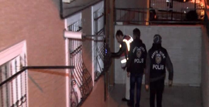 FETÖ'nün polis okulları yapılanmasına operasyon: 70 gözaltı kararı | Son dakika haberleri