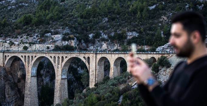'James Bond'un düştüğü köprü' olarak ünlenen Varda Köprüsü turizme kazandırılacak