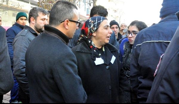 İzmir Adliyesi'nde şehit düşen polis Fethi Sekin Elazığ'da toprağa veriliyor