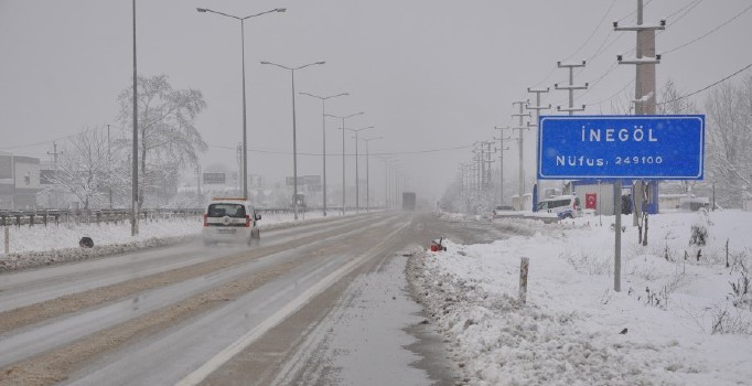 Bursa'da köyler ile irtibat kesildi