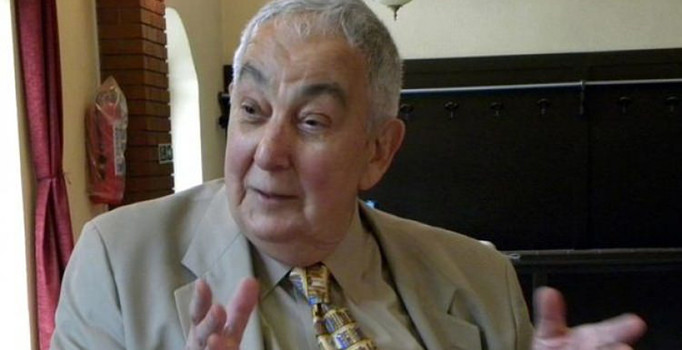 Osmanlı hanedan reisi Osmanoğlu vefat etti