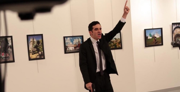 Büyükelçisi Andrey Karlov suikastında 4'ü polis 5 kişi tutuklandı