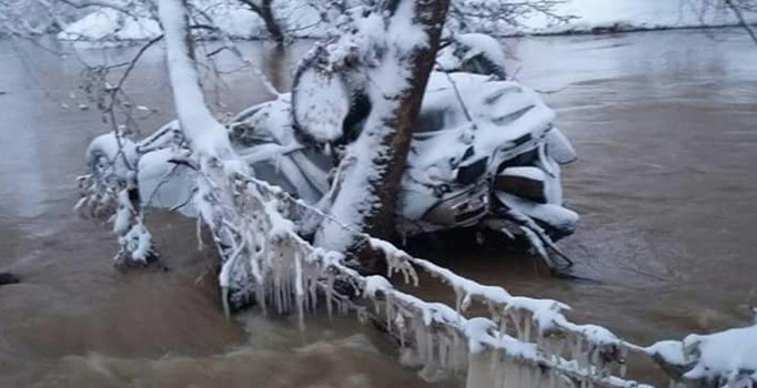 2 gündür haber alınamayan çiftin aracı dereye uçmuş halde bulundu