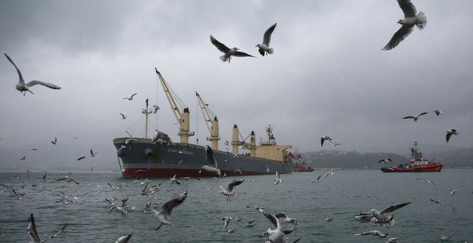İstanbul Boğazı gemi trafiğine kapatıldı | Son dakika