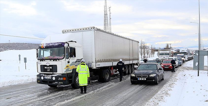 Samsun-Ankara karayolunda TIR geçişlerine izin verilmiyor