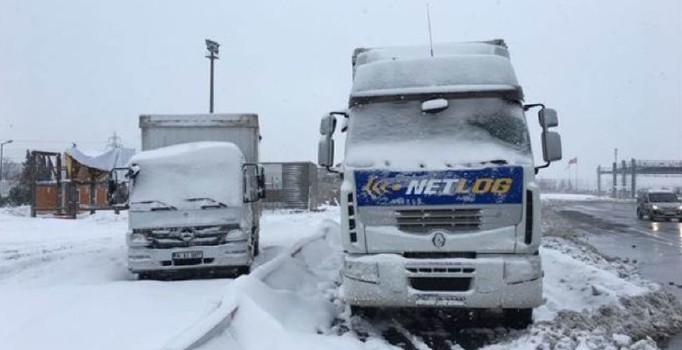 İBB'den kar trafiğiyle ilgili açıklama geldi