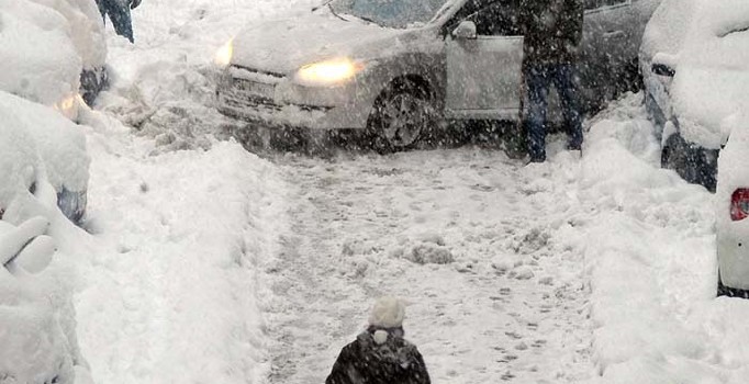 İstanbul'da kar etkisini arttırdı! İşte son görüntüler