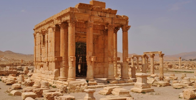 IŞİD, Palmira'da antik tapınağı havaya uçurdu