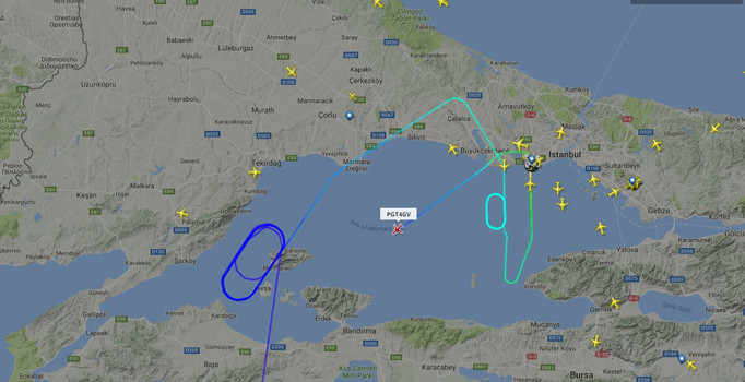 İstanbul'a gelen uçaklar havada tur atıp dönüyor!