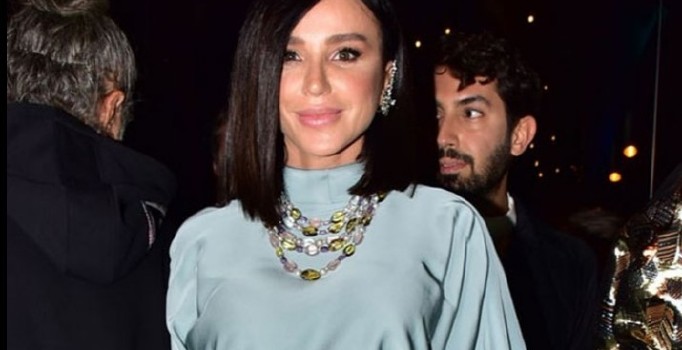 Şarkıcı Gülşen anne oldu! İşte bebeğin ismi