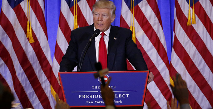 Trump: CNN uyduruk haberleriyle tümden bir çöküş içinde