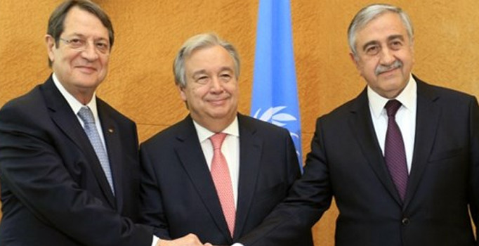 Yunanistan: Kıbrıs müzakerelerinde olumlu ilerleme sağlandı