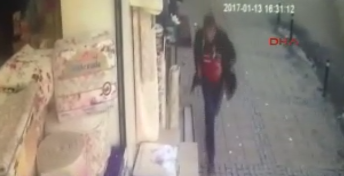 Zeytinburnu'nda binanın çökme anı kamerada