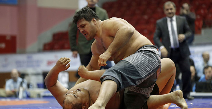 Başpehlivan Recep Kara, Asya Sumo Şampiyonu’nu 5 dakikada tuş etti
