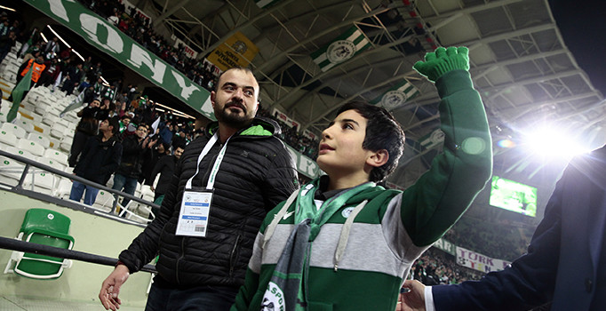 Şehit Fethi Sekin’in oğlu Burak Konyaspor Galatasaray maçında sahaya çıktı