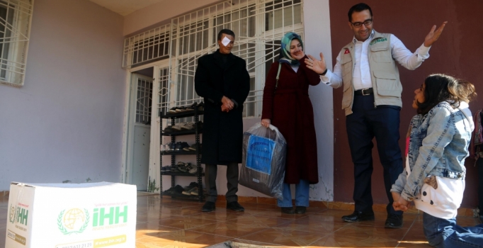 İHH'dan terör mağduru ailelere gıda ve battaniye yardımı