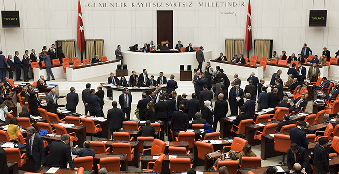 Anayasa teklifinde 15. madde kabul edildi!